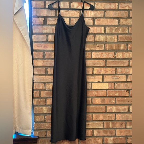 Banana Republic Dresses & Skirts - Banana Republic Black Spaghetti Strap Maxi Dress